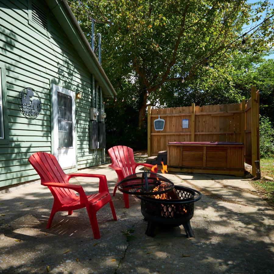 Steps From Downtown Pigeon Forge Parkway + Private Hottub And Firepit - Wifi - Firefly Bungalows Exterior foto